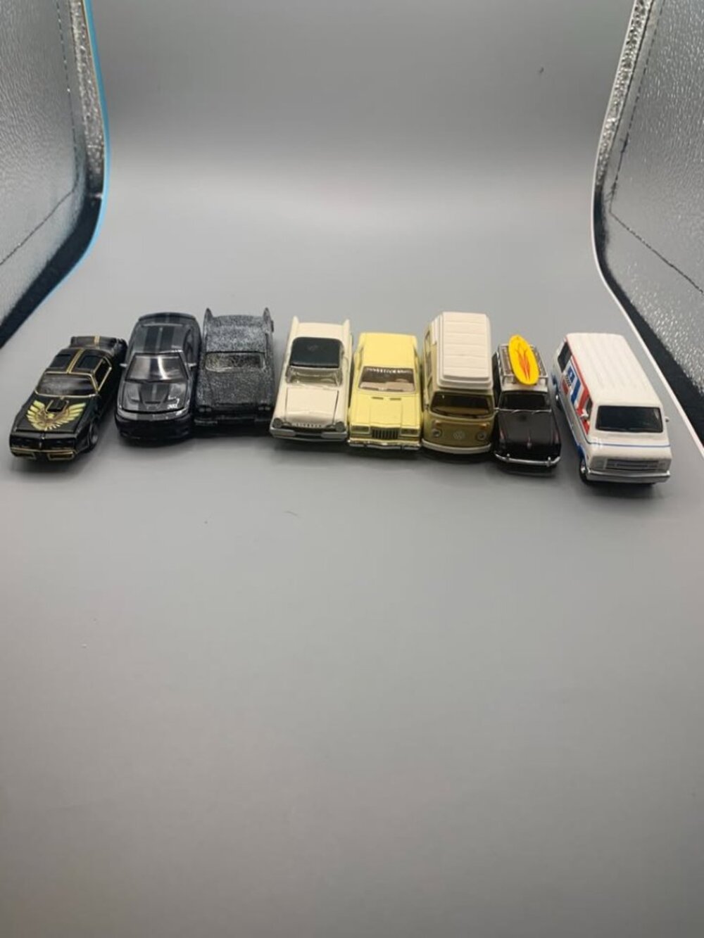 Lot of 8 1:64 Greenlight Diecast Assorted Vehicles LOOSE SELLING AS IS